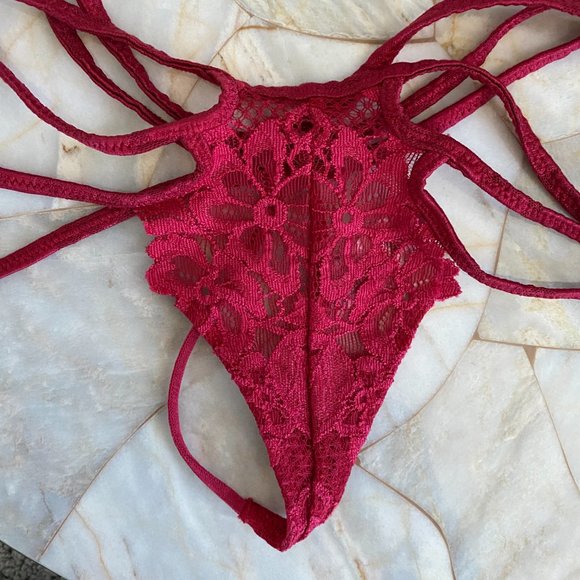 Rare VS Strappy V-String Thong Very Sexy Lace Medium Red Lace vintage - Picture 10 of 12